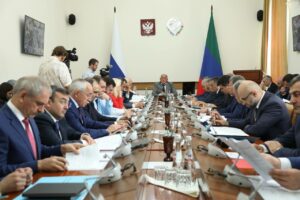 Правительство Дагестана провело заседание, посвященное уборочной кампании и безопасности