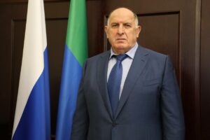 Абдулмуслим Абдулмуслимов поздравил махачкалинцев с Днём города