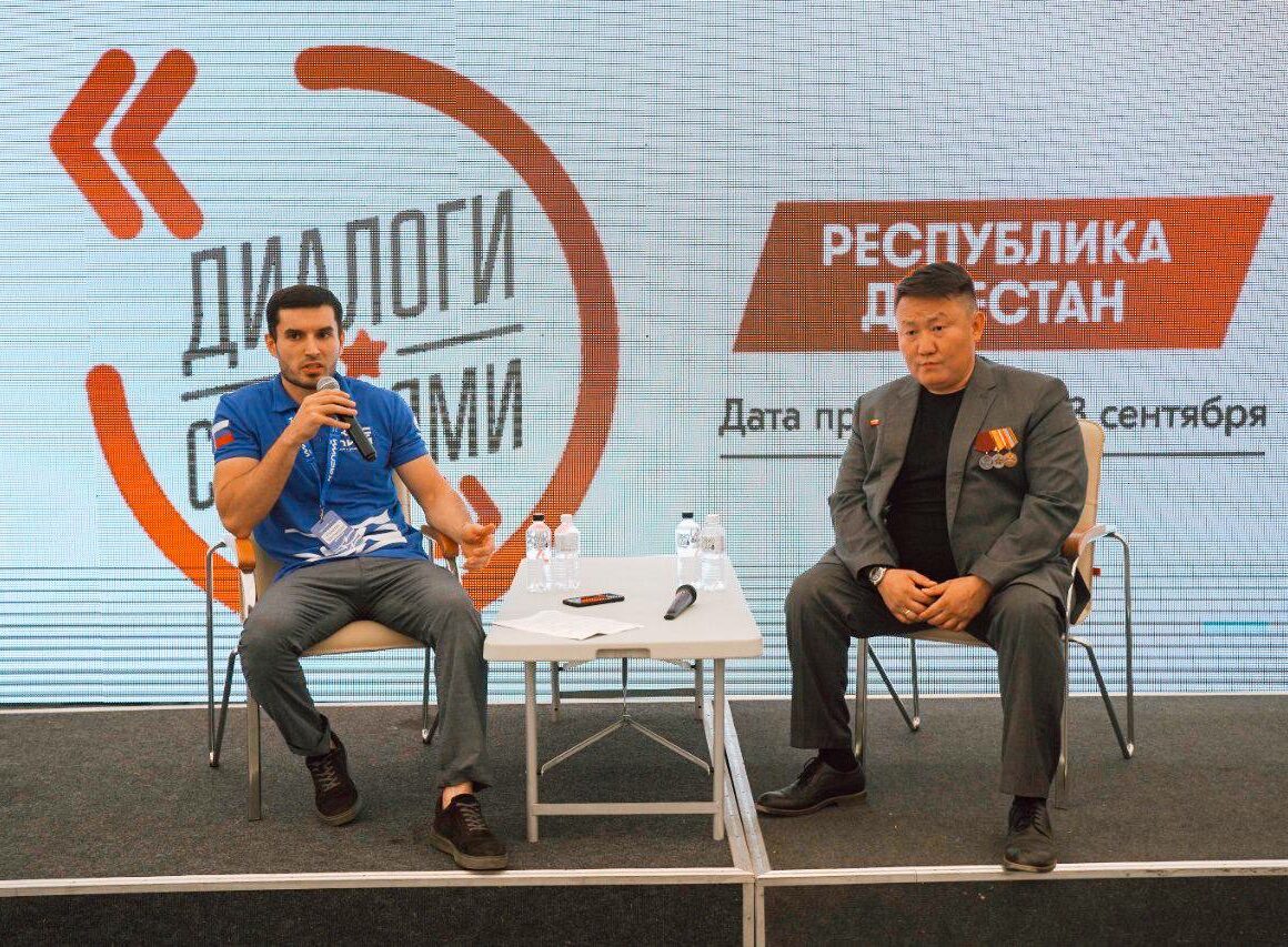 Участник СВО встретился с молодежью на форуме "Каспий"