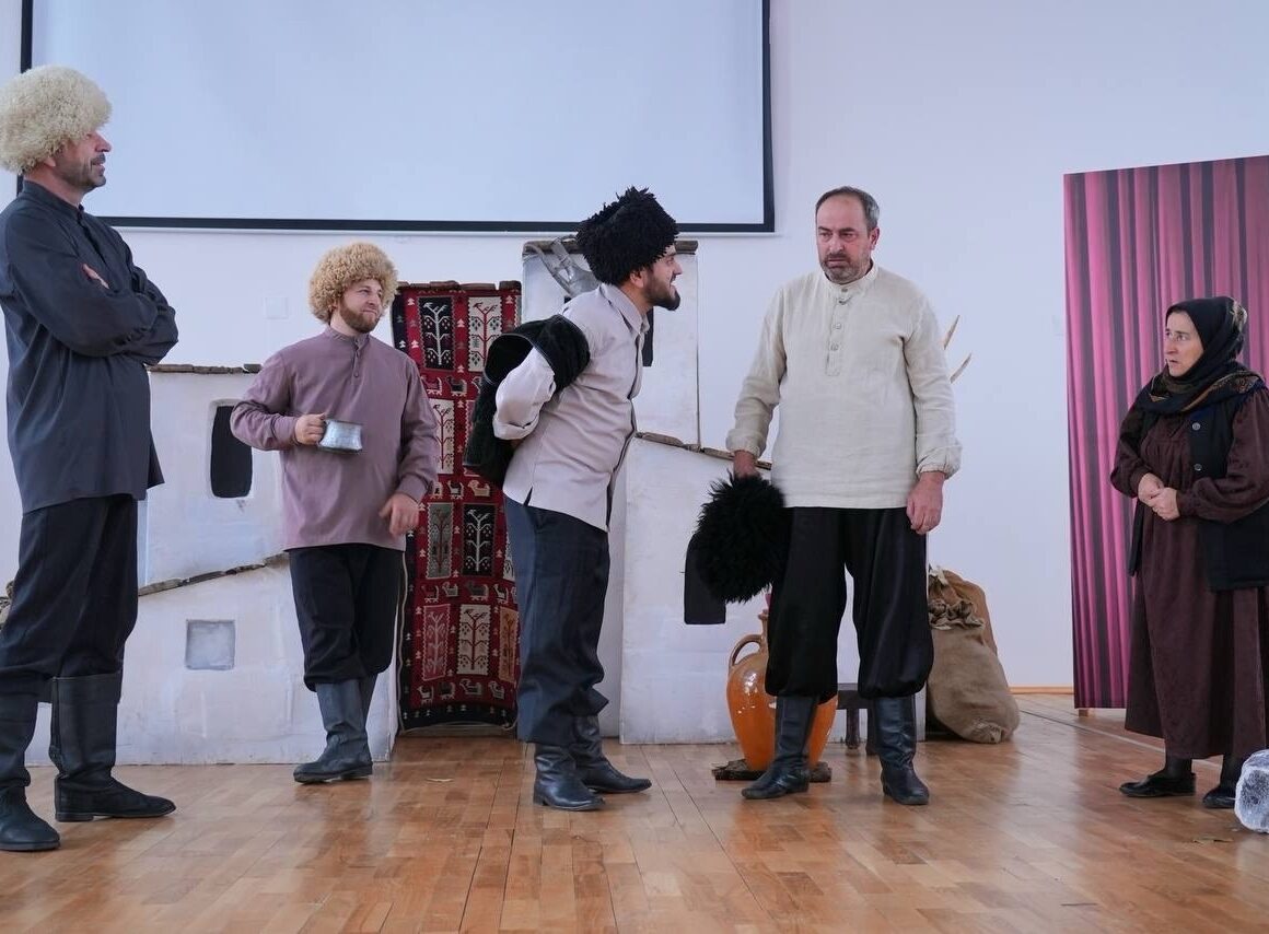 Табасаранский театр реализует проект "Новая жизнь" для детей из группы риска