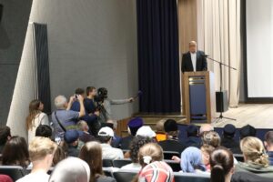 Абдулмуслим Абдулмуслимов прибыл наXI Международный межрелигиозный молодежный форум