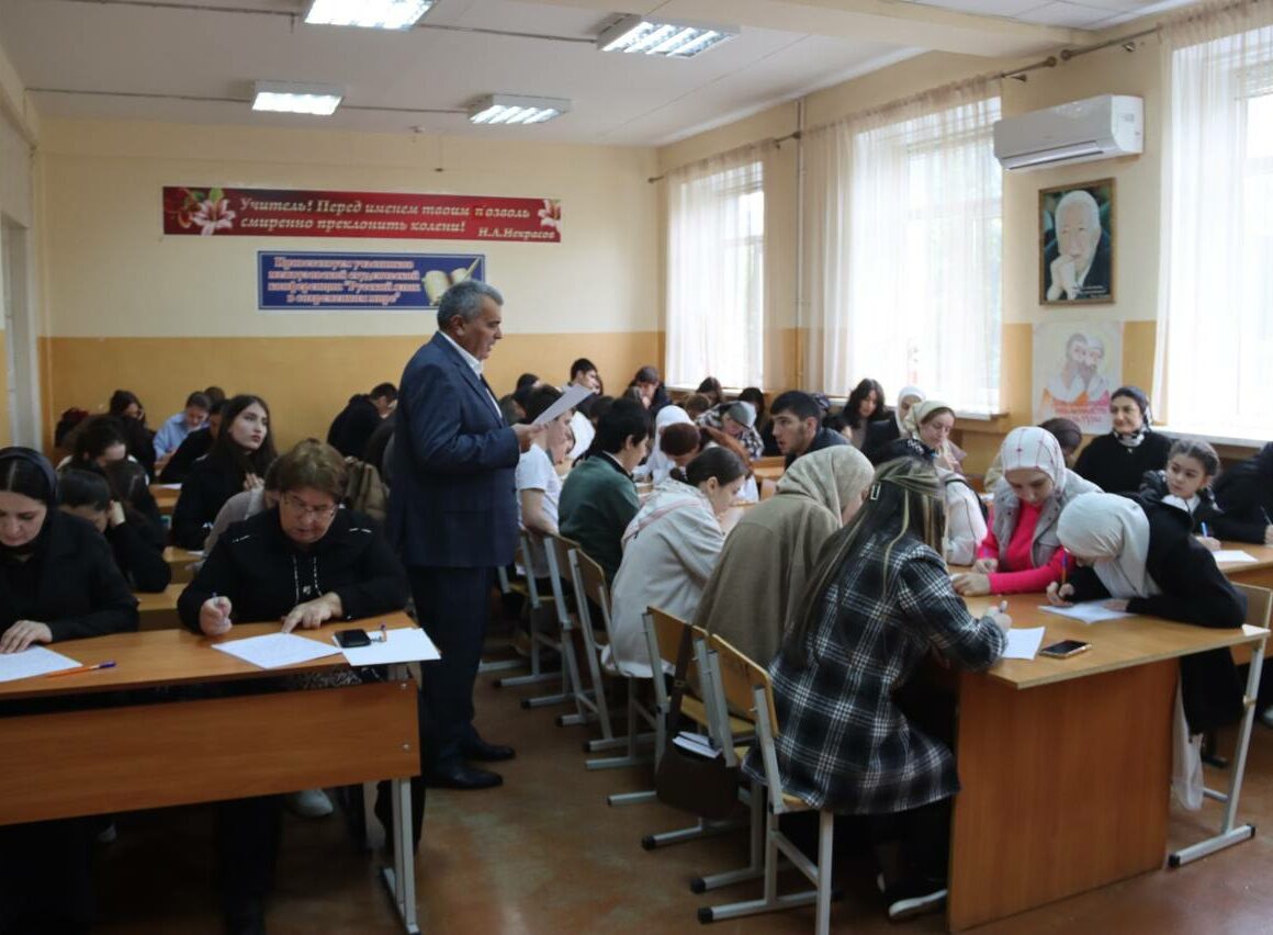 В Дагестане состоялся диктант на языках народов республики