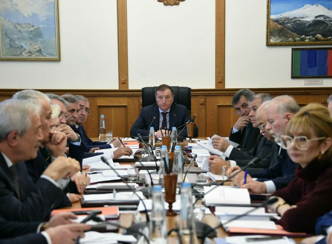 Президиум Народного Собрания РД утвердил повестку дня 38-й сессии