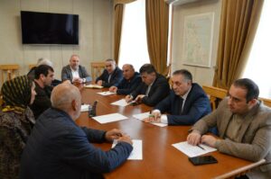 Вице-премьер Дагестана встретился с жителями Каякентского района