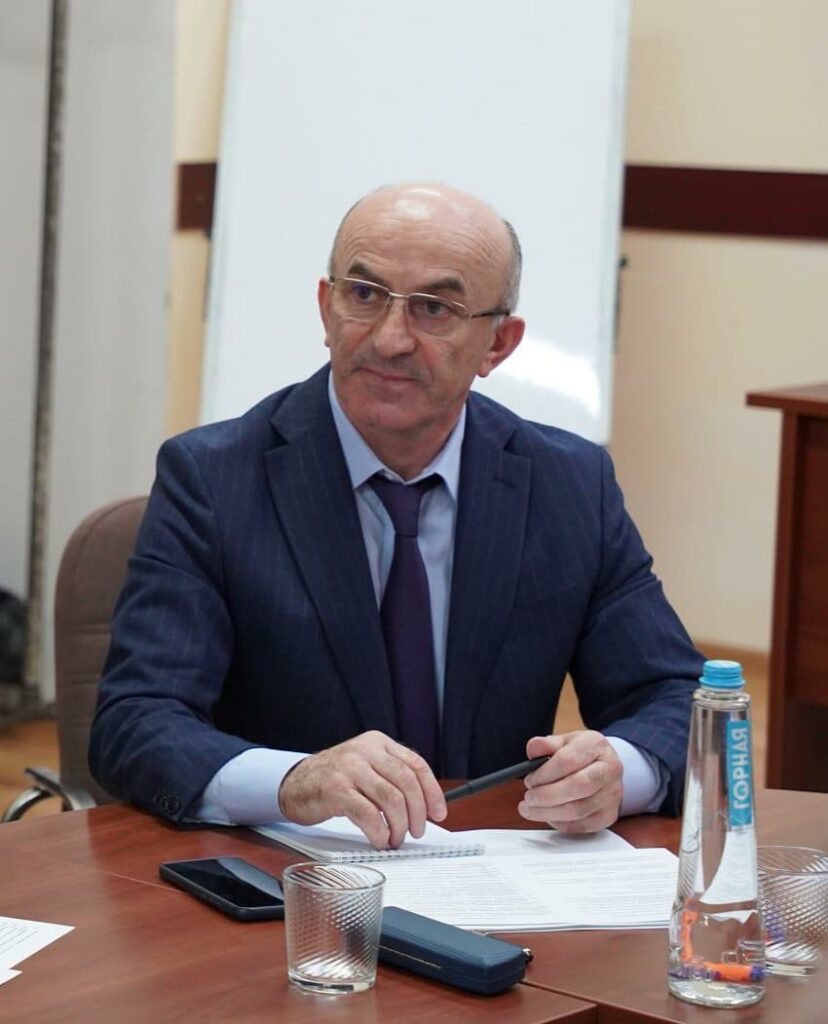 Низами Аскеров: «Республикайин главайиз асас суалар инфраструктурайин артмиш’валин ва маважибарин месэлйириан хьиди»