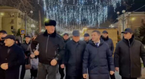 Председатель Правительства Дагестана посетил открытие новогодней ярмарки в Махачкале
