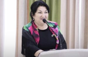 Интизар Мамутаева: С Новым годом, Россия!