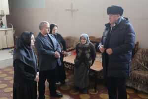 Абдулмуслимов посетил семью участника СВО из Казбековского района