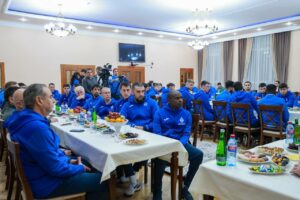 Глава Дагестана встретился с футболистами и тренерами "Динамо" Махачкала