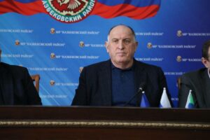 Абдулмуслимов поздравил участников СВО из Казбековского района с Днем защитника Отечества
