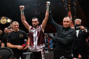 Муслим Гаджимагомедов одержал шестую победу подряд, защитив титул чемпиона WBA