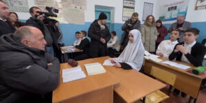Абдулмуслим Абдулмуслимов проверил  школьников на знание истории