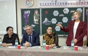 Абдуразак Джамалутдинов провел встречи со школьниками Махачкалы