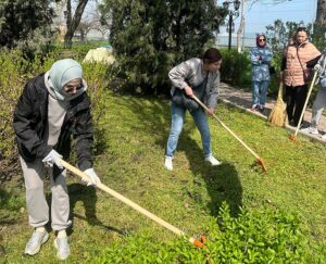Депутаты провели субботник в честь 30-летия Народного Собрания Дагестана