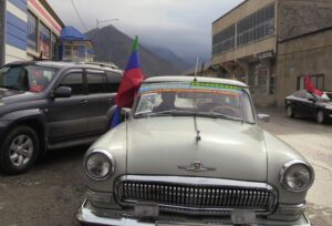 В Ахтынском районе прошел автопробег в честь 80-летия Победы