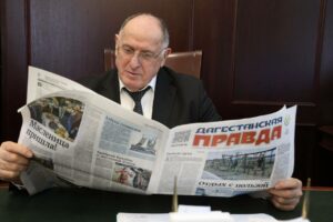 Арсен Юсупов поздравил Абдулмуслима Абдулмуслимова с юбилеем