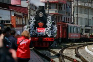 Ретро-поезд «Победа» прибыл в Махачкалу