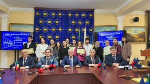 Депутаты Дагестана наградили победителей олимпиады по истории предпринимательства