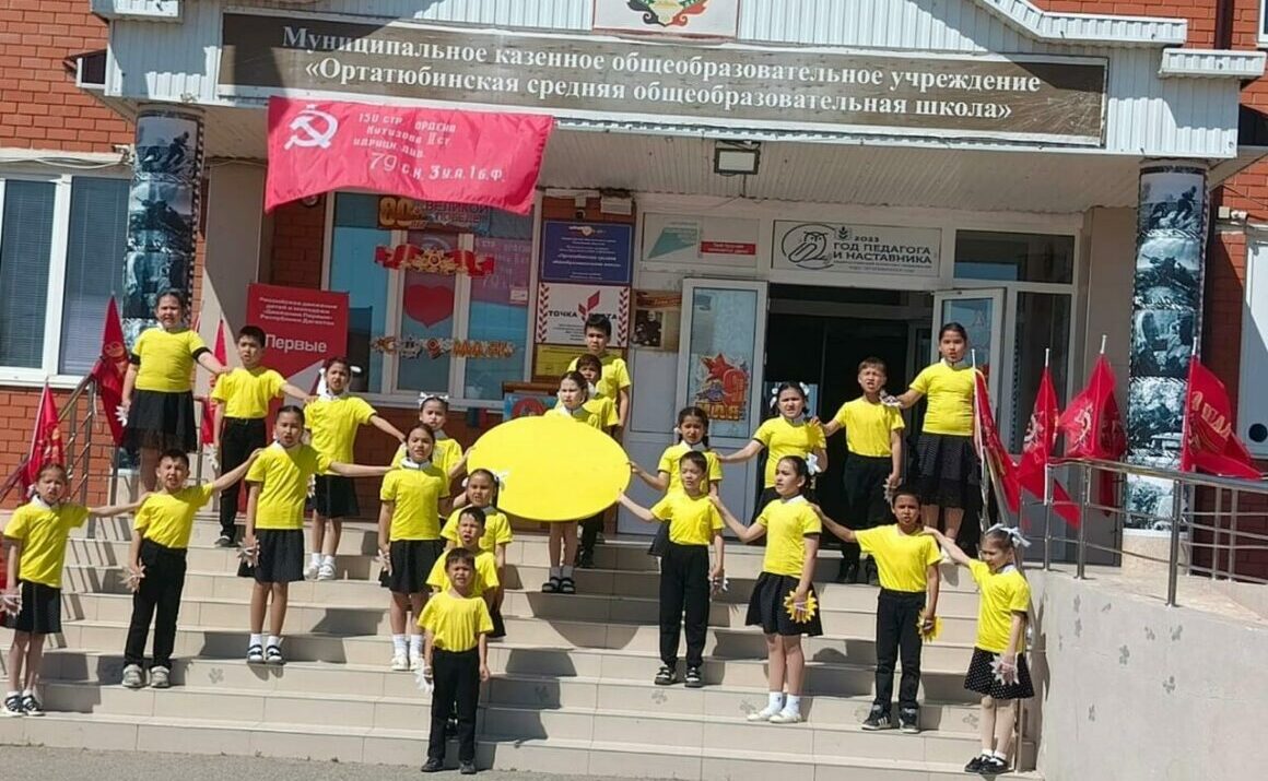 В Ногайском районе прошел женский автопробег "Знамя Победы"