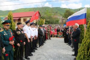В Казбековском районе открыли мемориал участникам СВО