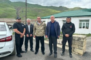 Глава Курахского района встретился с земляком-участником СВО