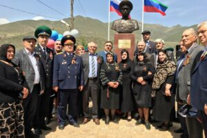 Герою РФ Магомедали Магомеджанову установили бюст в Рутульском районе