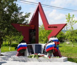 В Казбековском районе состоялось открытие мемориального комплекса