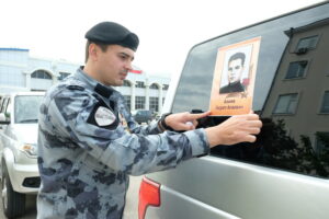 В Дагестане бойцы Росгвардии присоединились к акции "Бессмертный автополк"