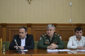 Глава Каякентского района провел совещание по призыву и службе по контракту