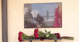 В Махачкале увековечили память пограничников-Героев России Мухтара Сулейманова и Абдулхалика Курбанова