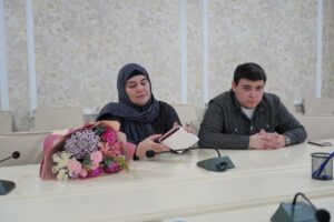 В Хасавюрте вдове героя вручили орден Мужества