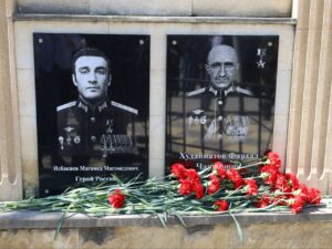 В Лакском районе открыли памятную плиту Герою России Фархаду Худайнатову