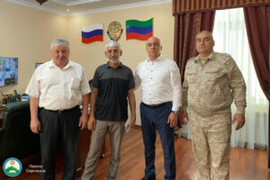 Глава Сергокалинского района встретился с земляком, подписавшим контракт с Минобороны РФ