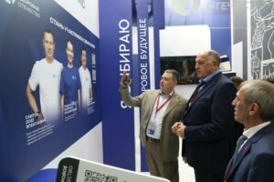 Дагестанская делегация на ПМЭФ -2025 осмотрела стенд Федерации бокса России