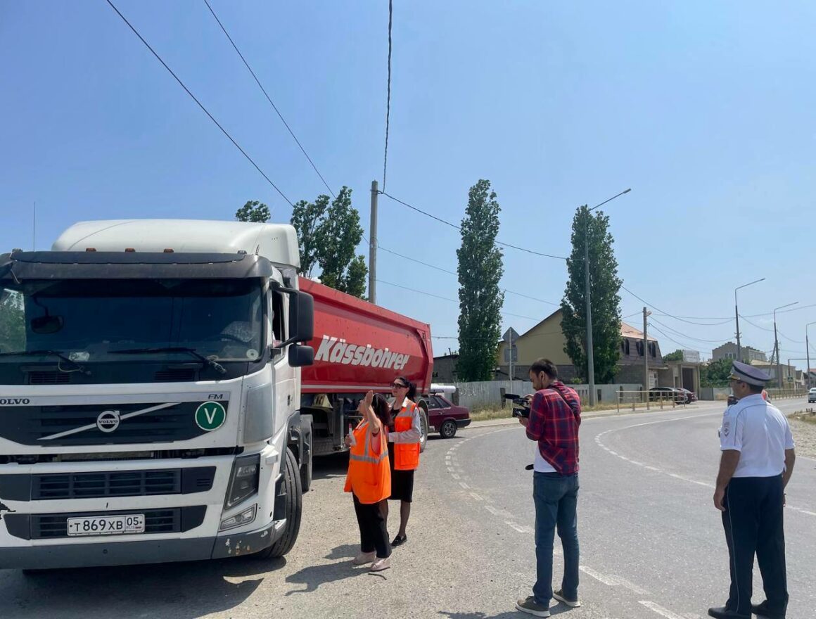 В Дагестане водителям напомнили о правилах безопасного движения