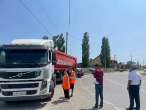 В Дагестане водителям напомнили о правилах безопасного движения