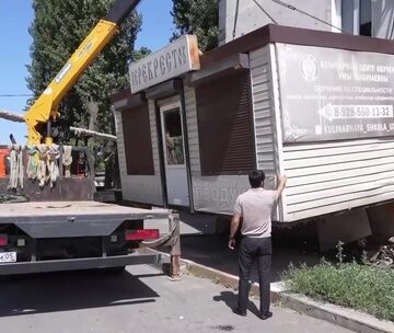 Улицы Махачкалы освобождают от незаконных торговых точек