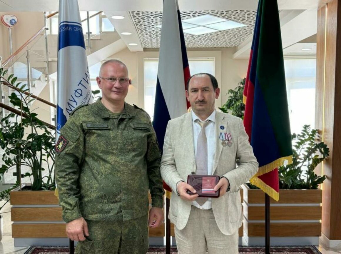 Магомед Мусаев удостоен медали за гумпомощь в зоне СВО