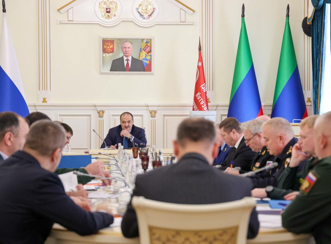 Сергей Меликов проверил ход осеннего призыва в Дагестане