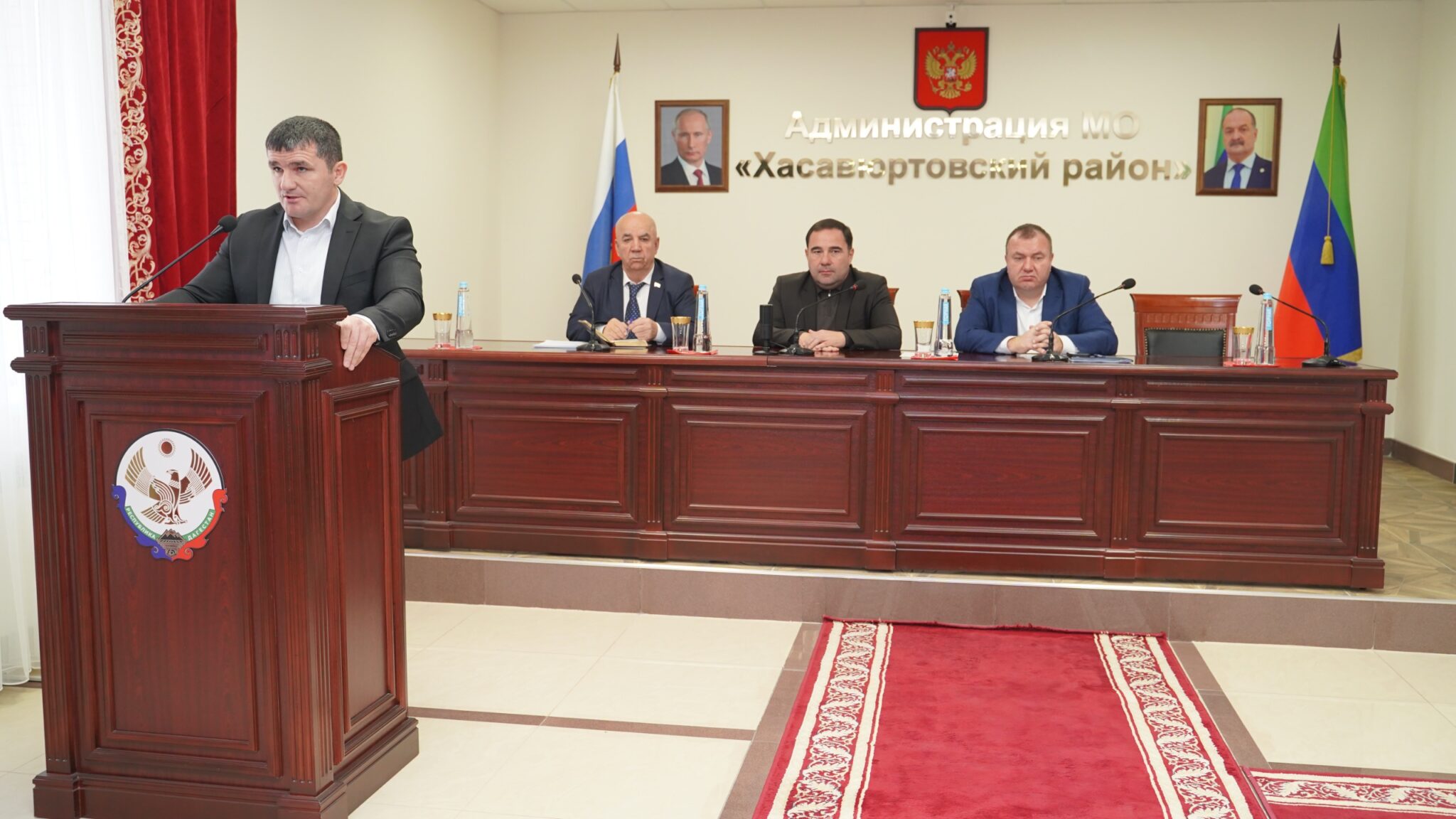 Глава Хасавюртовского района Алибеков потребовал от глав поселений усилить работу по осеннему призыву