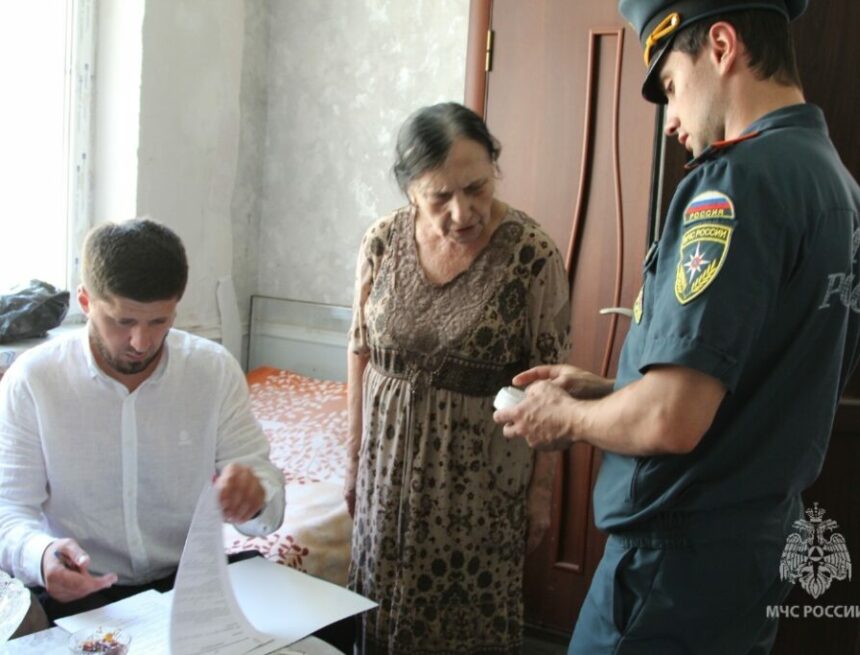 Депутат Джамаладин Гасанов оснастил 800 домов в Дагестане противопожарными извещателями
