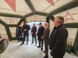 Руководство Кизилюртовского района посетило мобильный пункт отбора на военную службу по контракту