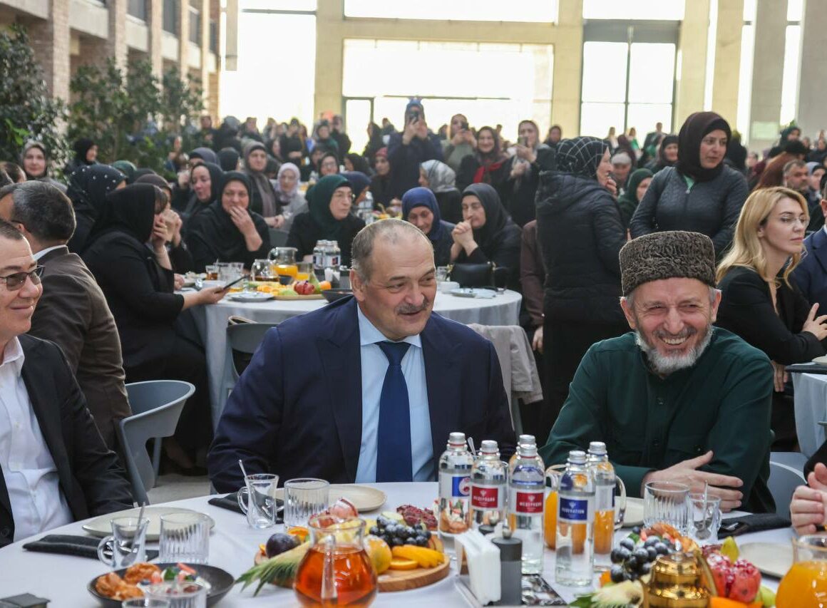 Меликов поблагодарил Марата Кабаева за поддержку благотворительных проектов в Дагестане