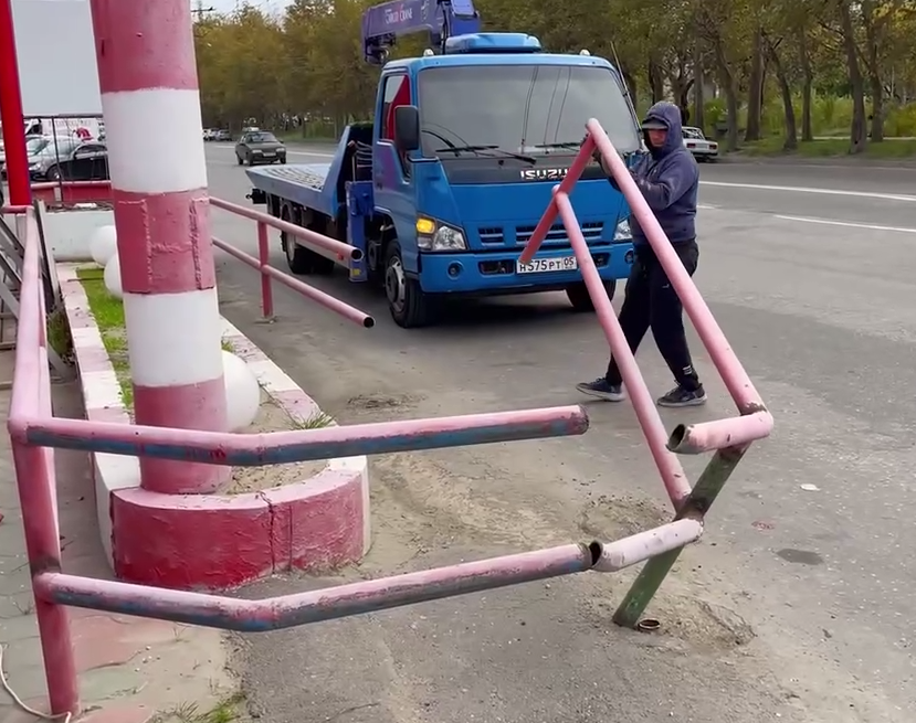 Более 40 незаконных конструкций демонтировано в Махачкале с начала года