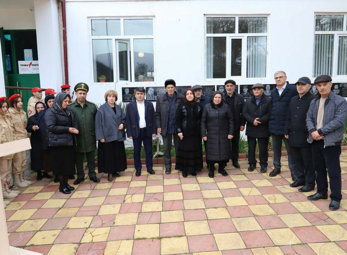 В День Героев Отечества в Табасаранском районе открыты 10 мемориальных плит