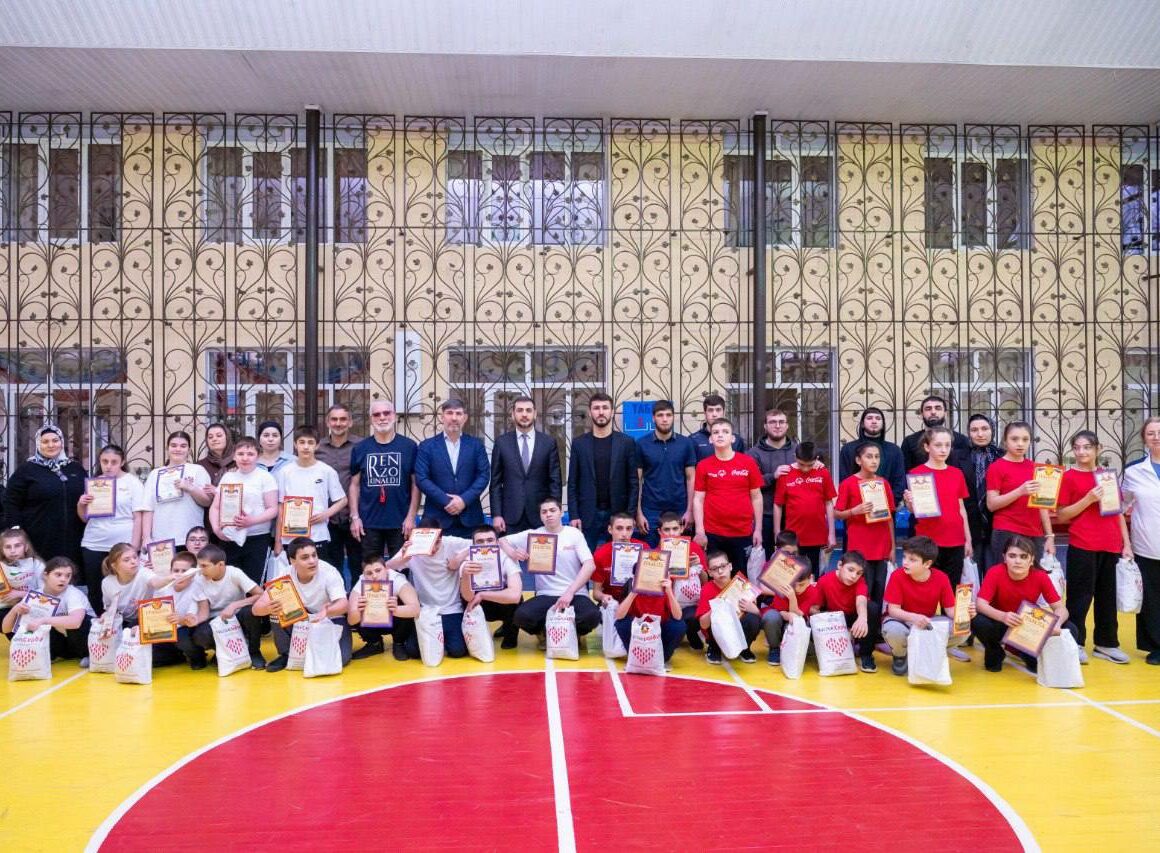В Махачкале для детей с инвалидностью провели «Весёлые старты»