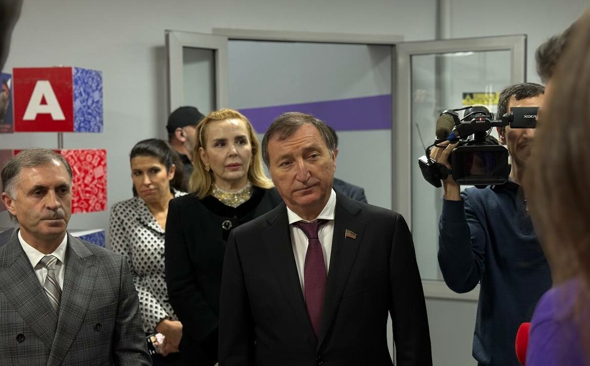 Председатель парламента Дагестана в День добровольца осмотрел обновленный Молодежный центр