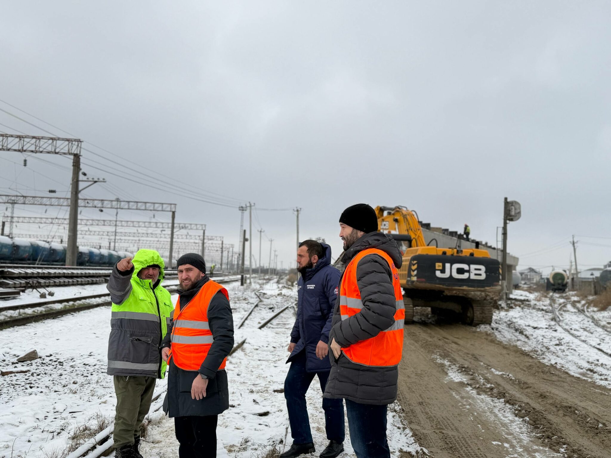 Спецкомиссия проверила ход строительства дороги к порту Махачкалы