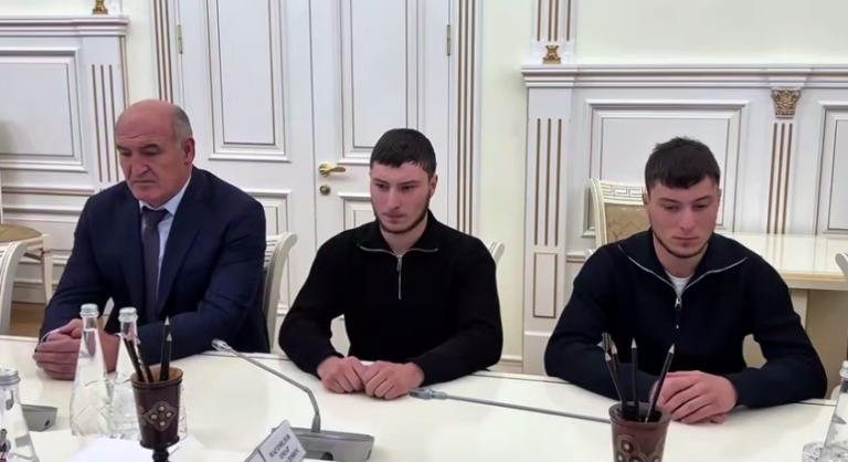 Глава Дагестана вручил награды семьям погибших в гуманитарной миссии