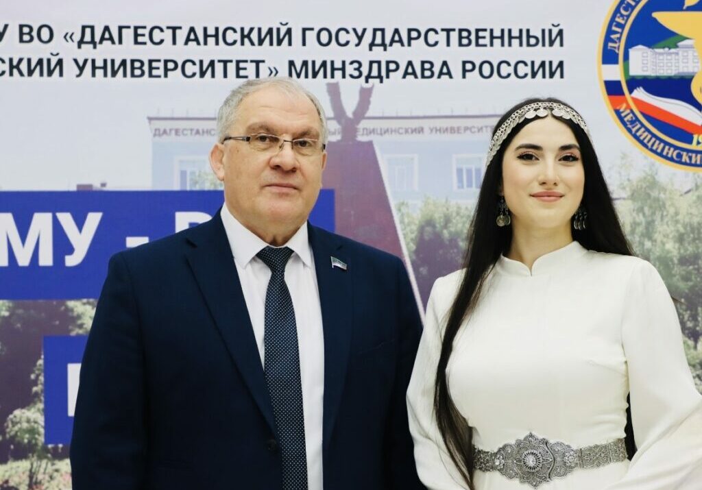 Будущий кардиолог из Дагестана покоряет Москву голосом